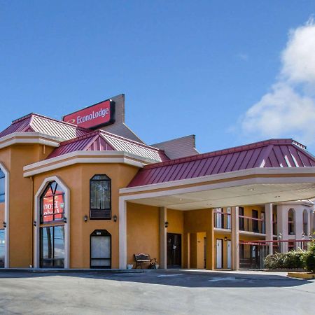 Econo Lodge Хендерсънвил Екстериор снимка