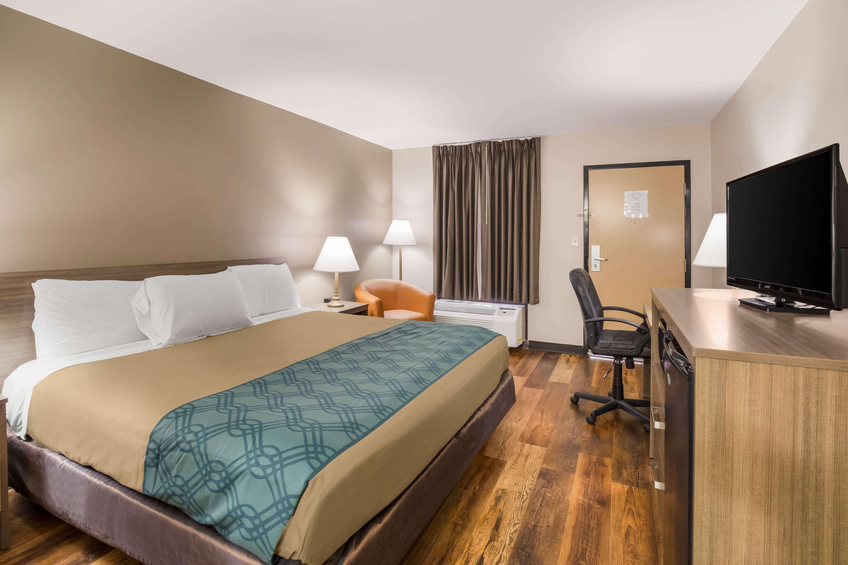 Econo Lodge Хендерсънвил Екстериор снимка