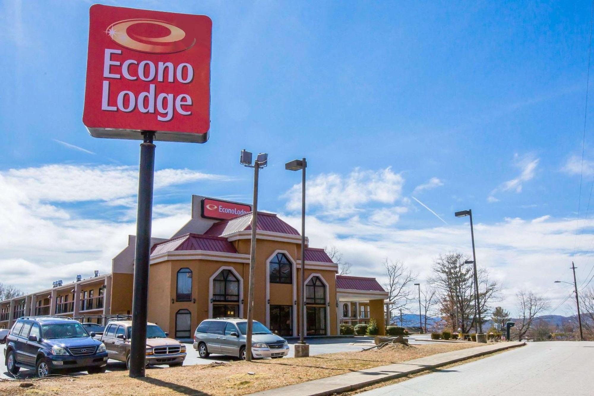 Econo Lodge Хендерсънвил Екстериор снимка