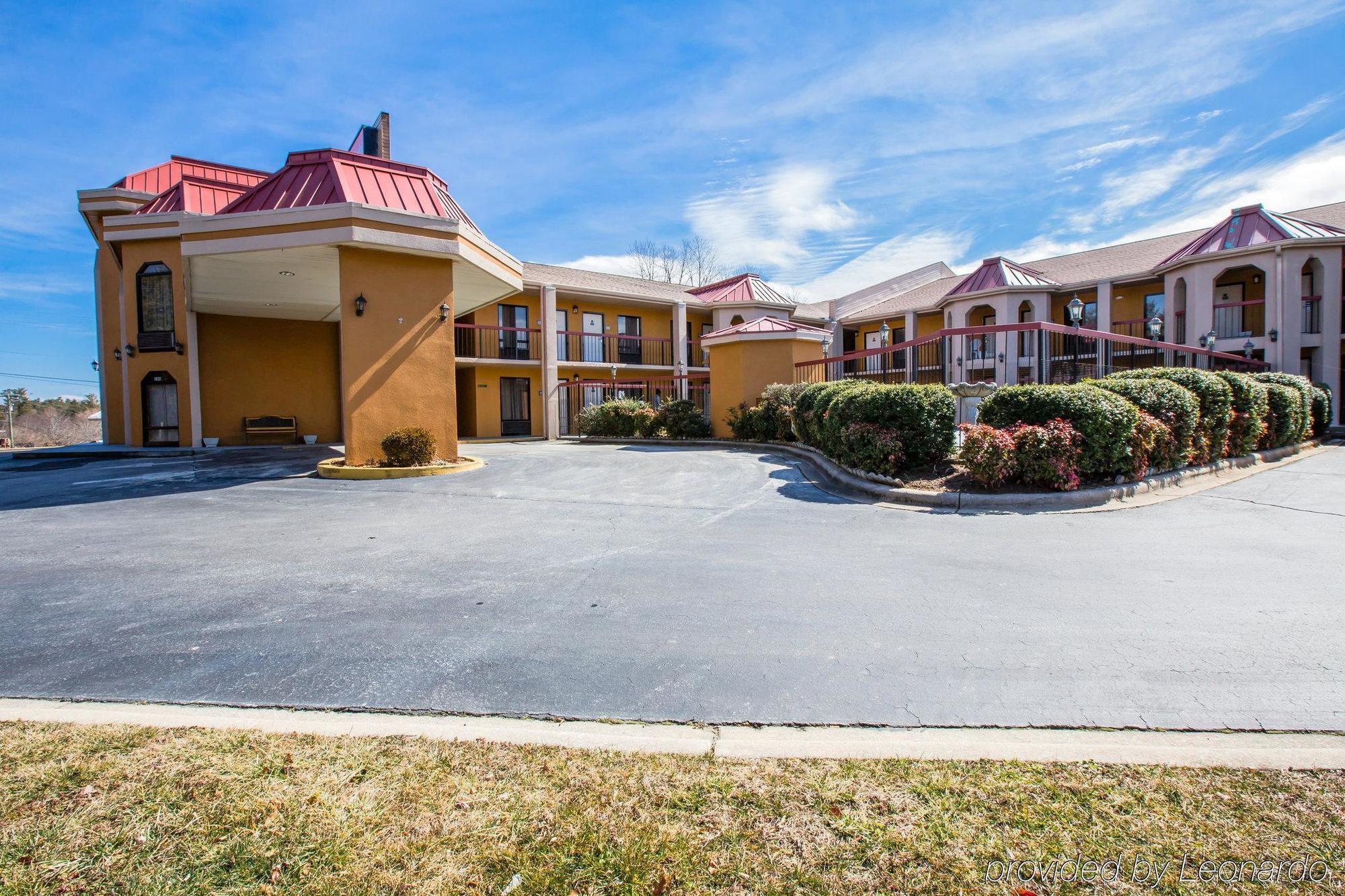 Econo Lodge Хендерсънвил Екстериор снимка